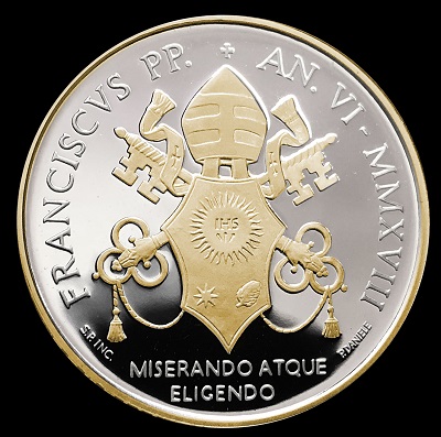 Risplende d'oro l'araldica di papa Francesco sui 5 euro proof per san Paolo VI