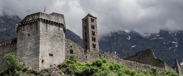 Il castello di Mesocco, nel Cantone dei Grigioni (CH), come si presenta oggi