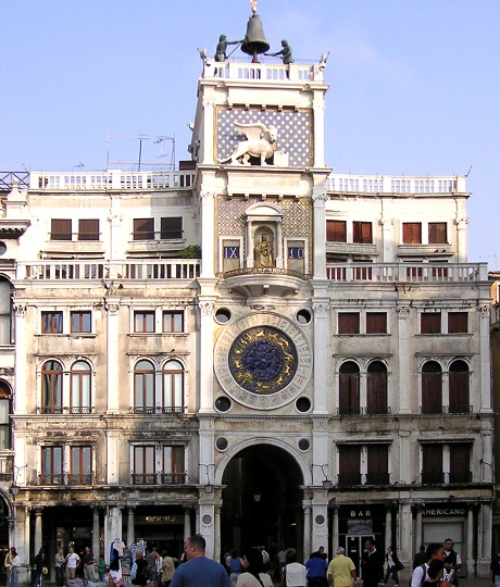 La Torre dell'Orologio in Piazza san Marco a Venezia, capolavoro di tecnica e d'architettura