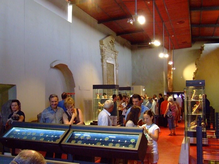 28 luglio 2012: l'inaugurazione del Museo di Sovana dedicato al tesoro di solidi rinvenuto nel 2004