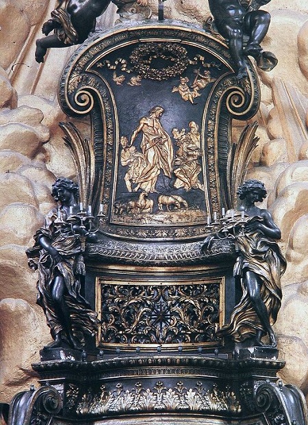 La Cattedra di san Pietro con la scena di Gesù che consegna le chiavi al principe degli Apostoli
