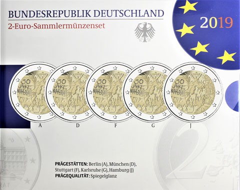 Il folder emesso in Germania con le cinque monete da 2 euro