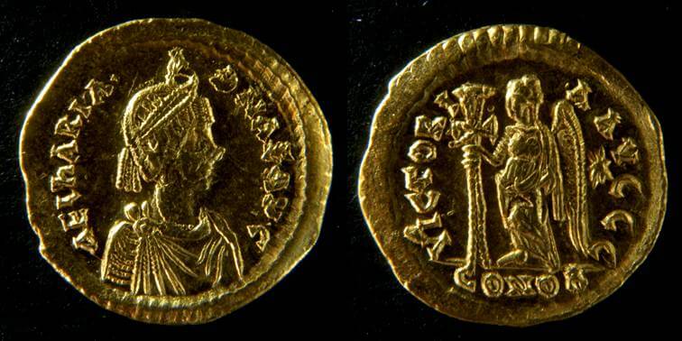 Solido di Ariadne (476-491) per Costantinopoli (Au, g 4,43, mm 19,5) dal tesoro di Sovana. © Soprintendenza per i Beni archeologici della Toscana
