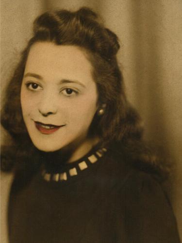 Una giovanissima e sorridente Viola Desmond in una foto d'epoca