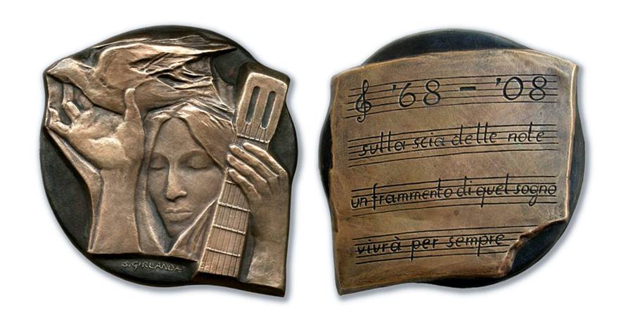 Silvia Girlanda, "Frammento della musica, della donna e della pace", bronzo fuso, mm 150 x 150 (D/R)