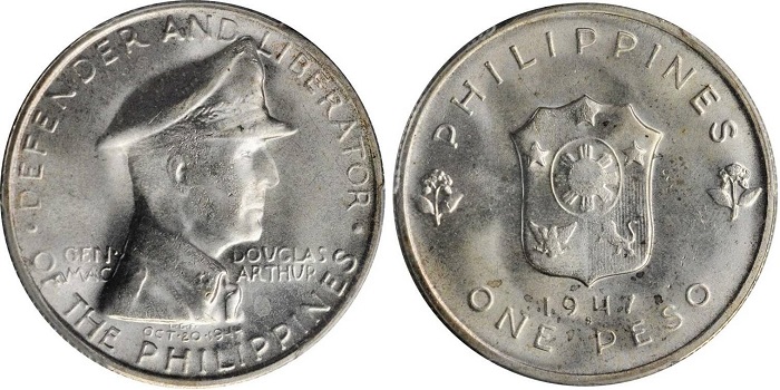 A MacArthur “difensore e liberatore” la Repubblica delle Filippine dedica nel 1947 due monete, da un peso e da 50 centesimi: questa, in argento, pesa g 20,0 per mm 35,5 di diametro