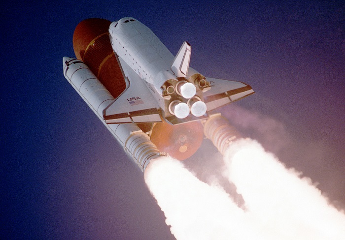 Ci vollero due anni prima che il programma dei voli spaziali con equipaggio della NASA riprendesse, per poi chiudersi l'8 luglio 2011 con la missione STS-135 che portò in volo la navetta "Atlanis"