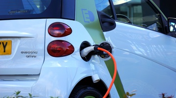 Le auto elettriche, una volta supportate da una capillare rete di punti di ricarica, saranno essenziali per la mobilità sostenibile