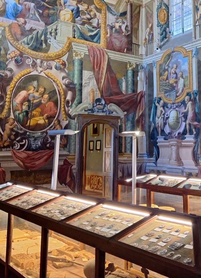 museo giovan battista adriani cherasco cuneo apertura mostra restauro monete medaglie sigilli quadri archeologia lettere documenti libri arte